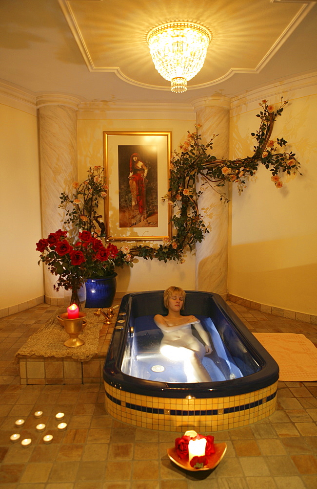 AUT, Austria, Neustift-Milders, Stubai Valley: Wellness. young woman in a spa. Relaxing after a Cleopatra bath. Wellness-Spa Hotel Milderer Hof. |