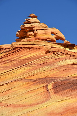 "Moonraker", Brain Rocks of the Coyote Buttes South CBS, Cottonwood Teepees, eroded Navajo sandstone rock formations with Liesegang bands or Liesegang rings, Pareah Paria Plateau, Vermilion Cliffs National Monument, Arizona, Utah, Southwestern USA