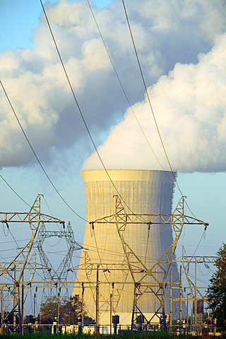 Dampierre nuclear power plant, Dampierre-en-Burly, Loiret, France, Europe