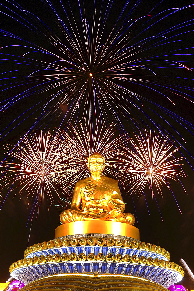 Fireworks at the Wat Phra Dhammakaya temple, Golden statue of Phra Mongkol Thepmuni, Phramongkolthepmuni, Khlong Luang District, Pathum Thani, Bangkok, Thailand, Asia