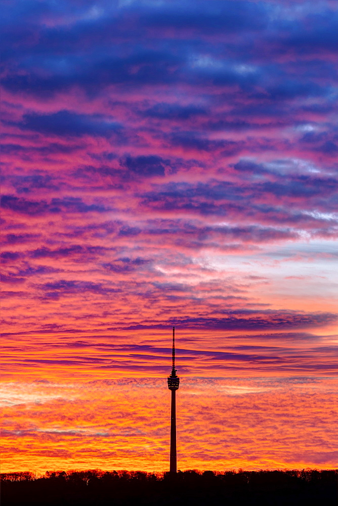 Dawn, Stuttgart TV Tower, architect Fritz Leonhardt, communication and observation tower, SWR, landmark, Stuttgart, Baden-Württemberg, Germany, Europe