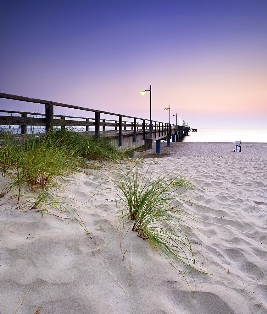 Pier on beach, sunrise, Bansin, Usedom, Mecklenburg-Western Pomerania, Germany, Europe