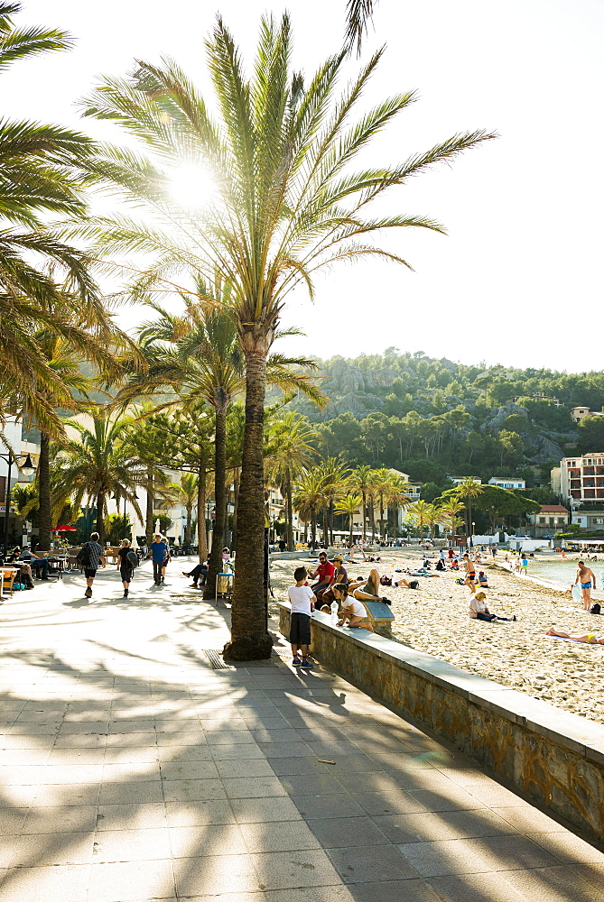 Seaside promenade, Port de Sóller, Majorca, Balearics, Spain, Europe