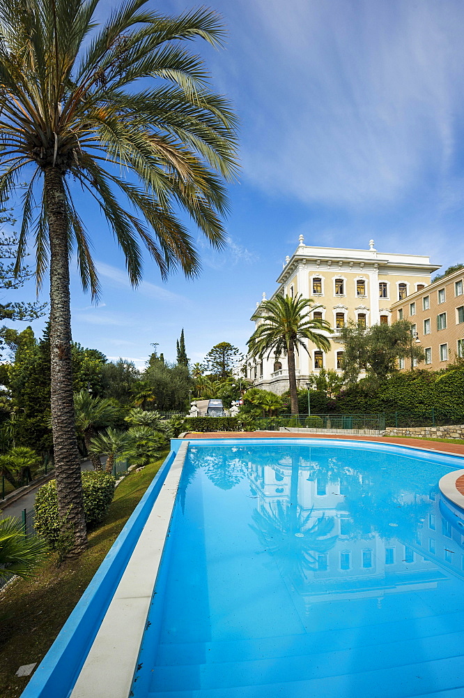 Swimming pool in front of villa, Fondazione Terruzzi, Villa Regina Margherita, Bordighera, Imperia, Riviera dei Fiori, Liguria, Italy, Europe