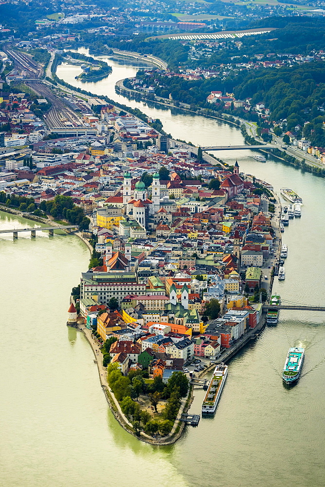 Historic centre of Passau, St. Stephen's Cathedral, confluence of the three rivers, Danube, Inn and Ilz, Passau, Lower Bavaria, Bavaria, Germany, Europe