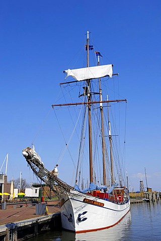 Sailing ship in the harbour, Enkhuizen, North Holland, Holland, Netherlands, Europe