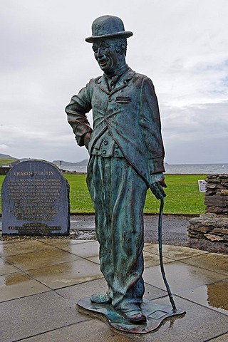 Memorial to Charlie Chaplin, 1889-1977, by Alan Ryan Hall, Waterville, Ring of Kerry, County Kerry, Ireland, Europe