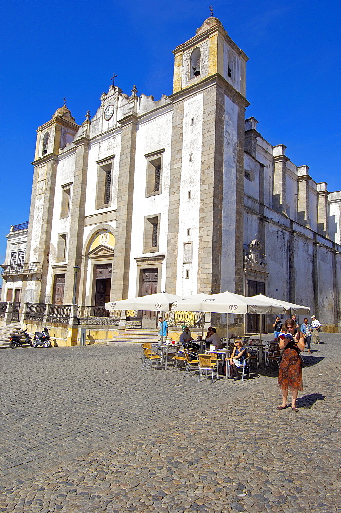 Church of Santo Antao in Praca do Giraldo, evora, UNESCO World Heritage Site, Alentejo, Portugal, Europe