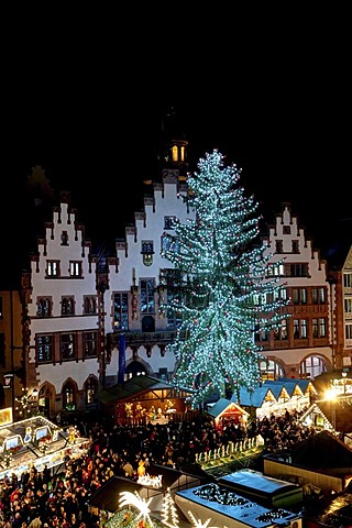 Christmas market on Roemer square, Frankfurt am Main, Hesse, Germany, Europe