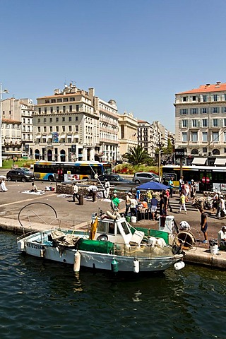 View of the Old Port, Vieux Port, Marseille, Provence-Alpes-Cote d'Azur, France, Europe