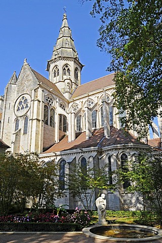 Notre-Dame Church, village, municipality, Semur-en-Auxois, Dijon, Cote-d'Or, Bourgogne, Burgundy, France, Europe, PublicGround