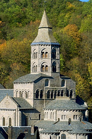 Romanesque church Notre-Dame dÃ­Orcival, Orcival, Puy de Dome, Auvergne, France, Europe