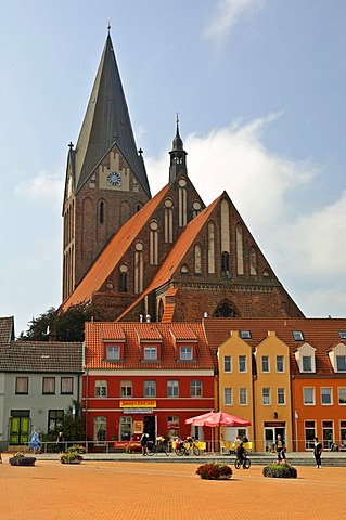 Market square and St. Mary's Church, Barth, Mecklenburg-Western Pomerania, Germany, Europe