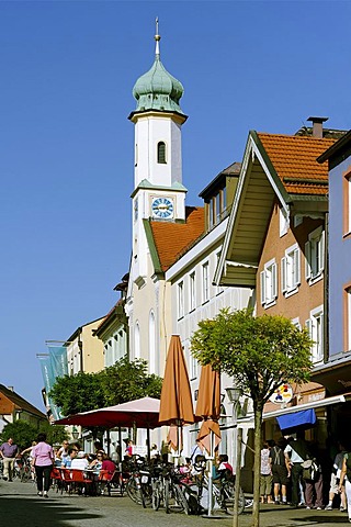 Untermarkt square and Maria Hilf succursal church, Murnau, Upper Bavaria, Bavaria, Germany, Europe