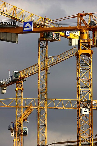 Cranes of company "Hochtief" at a large construction site, Landesarchiv NRW, North Rhine-Westphalia State Archive, Innenhafen harbour, Duisburg, North Rhine-Westphalia, Germany, Europe