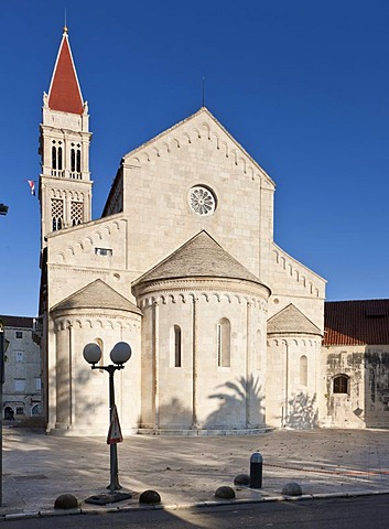 Church of Saint Jean Baptiste, Trogir, UNESCO World Heritage Site, Split region, central Dalmatia, Dalmatia, Adriatic coast, Croatia, Europe, PublicGround