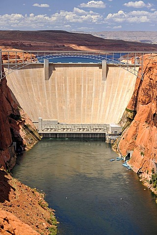 Highway 89 on the Glen Canyon Bridge on Glen Canyon Dam, Page, Glen Canyon National Recreation Area, Arizona, United States of America, PublicGround