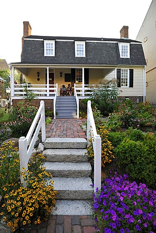 Ramsey House, oldest house in Alexandria, now visitor centre, old town of Alexandria, Virginia, United States of America, USA, PublicGround