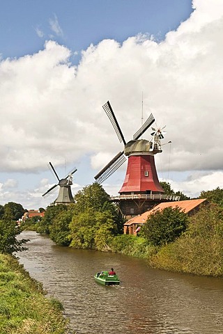 Zwillingsmuehle wind mill in the fishing village of Greetsiel, Krummhoern area, East Frisia, Lower Saxony, Germany, Europe