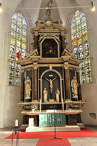 Altar area, Church of St. Wilhadi, built during the first half of the 14th Century, Hanseatic town of Stade, Lower Saxony, Germany, Europe