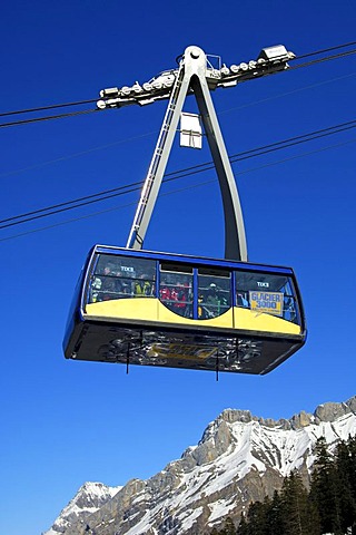 Cable car, Col du Pillon - Cabane des Diablerets, Glacier 3000 cable car, Les Diablerets ski resort, Gstaad, Switzerland, Europe