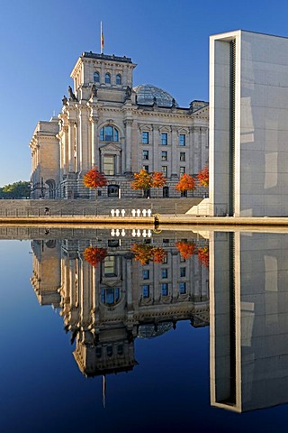 Reichstag Building and Paul Loebe Building reflected in the Spree River in autumn, Berlin, Germany, Europe, PublicGround