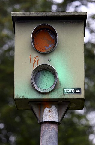 Sabotage, speed camera damaged by a paint attack, on the federal road B227, Wuppertaler Strasse, in a 70 kilometers per hour speed-limit zone, Essen, North Rhine-Westphalia, Germany, Europe