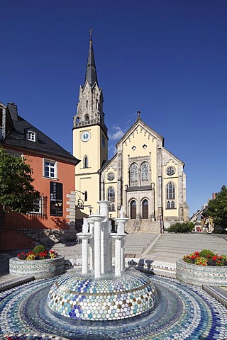 Porzellanbrunnen fountain and the Church of St. Andrew, Martin-Luther-Platz square, Selb, Fichtelgebirge mountain range, Upper Franconia, Franconia, Bavaria, Germany, Europe, PublicGround