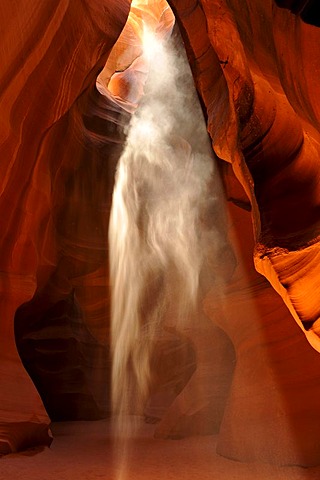 Beam of light, red sandstone of the Moenkopi formation, rock formations, colours and textures in the Upper Antelope Slot Canyon, Page, Navajo Nation Reservation, Arizona, United States of America, USA