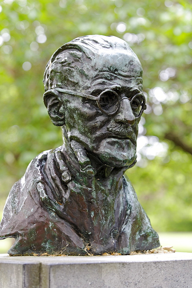 James Augustine Aloysius Joyce, 1882 - 1941, Irish poet and writer, memorial, St. Stephan's Green, Dublin, Republic of Ireland, Europe, PublicGround