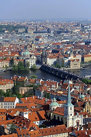 View over the Charles Bridge and the old town of Prague, UNESCO World Heritage Site, Czech Republic, Europe