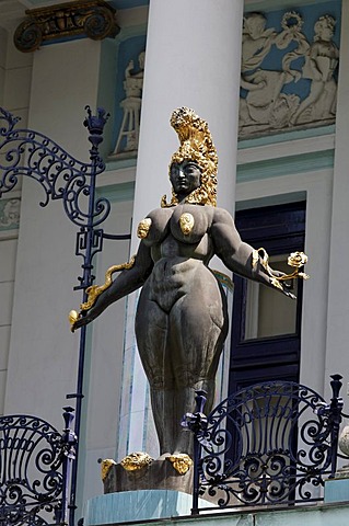 Voluptuous female statue, Ernst Fuchs Museum, former mansion of architect Otto Wagner, Vienna, Austria, Europe