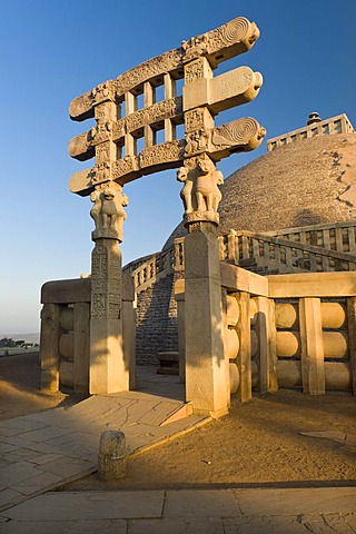 Stupas of Sanchi, a UNESCO World Heritage site, built by King Ashoka, Mauryan dynasty, Sanchi, near Vidisha, Madhya Pradesh, northern India, India, Asia