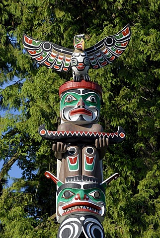 Totem, totem pole, Stanley Park, Vancouver, British Columbia, Canada, North America