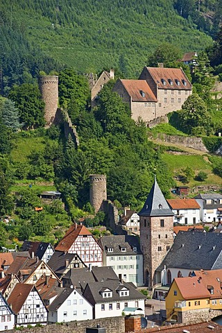 Townscape with Marktkirche church and the castle, Hirschhorn, Neckartal Odenwald Nature Park, Hesse, Germany, Europe