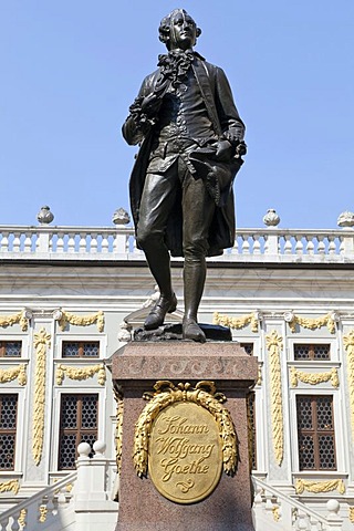 Johann Wolfgang Goethe statue in front of Old Stock Exchange building, Leipzig, Saxony, Germany, Europe