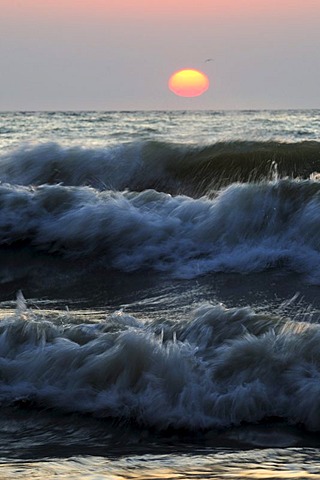 Sunrise over the Baltic Sea, Ruegen, Mecklenburg-Western Pomerania, Germany, Europe