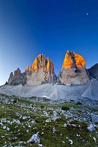 Tre Cime di Lavaredo or Drei Zinnen peaks, Hochpustertal valley, Sexten Dolomites, Dolomites, province of Bolzano-Bozen, Italy, Europe