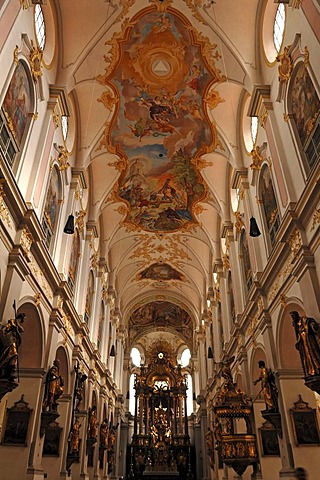 Interior with ceiling paintings, 18th Century, by Johann Baptist Zimmermann and chancel of St. Peter's Church, Rindermarkt 1, Munich, Bavaria, Germany, Europe