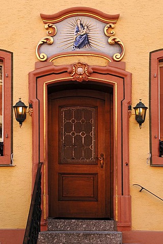 Old entrance door, Gasthaus Ochsen inn, Kirchstrasse street 3, Ettenheim, Baden-Wuerttemberg, Germany, Europe