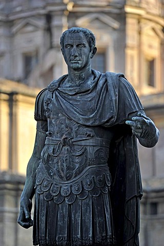 Bronze statue of the Roman Emperor Gaius Julius Caesar at Caesar's Forum, Via dei Fori Imperiali, Rome, Lazio, Italy, Europe