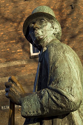 Statue of Hans Christian Andersen, Radhuspladsen, town hall square, Palace Hotel, Copenhagen, Denmark, Europe