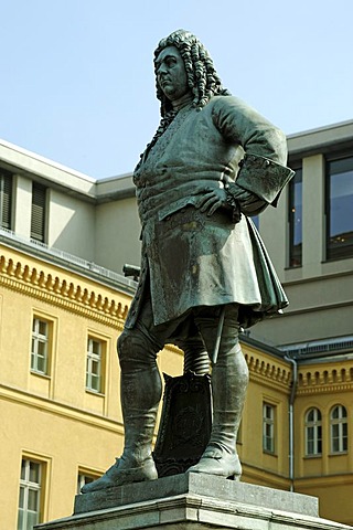 Memorial Georg Friedrich Haendel 1685-1759, from 1838, market square, Halle, Saxony-Anhalt, Germany, Europe