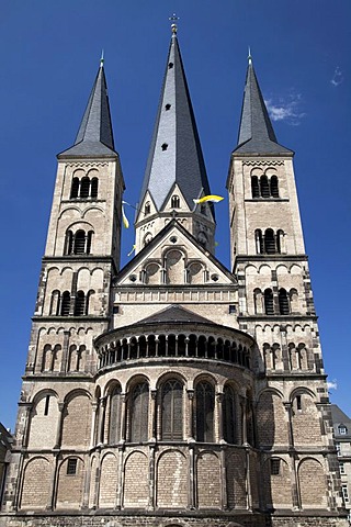 Bonn Minster or Bonner Muenster basilica, Bonn, Rhineland, North Rhine-Westphalia, Germany, Europe