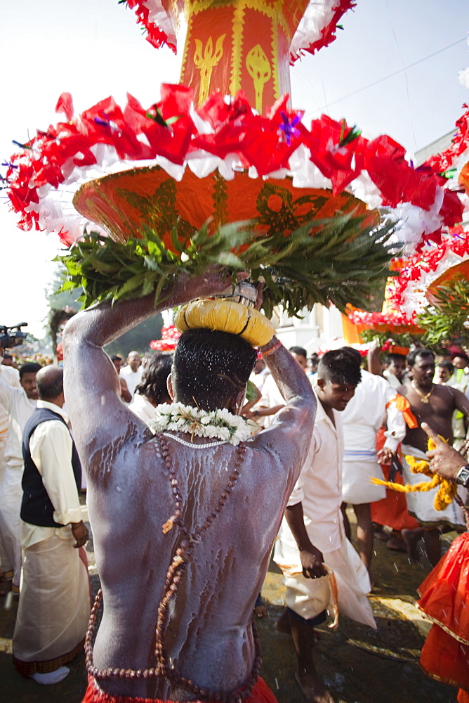 Chariot Festival participants, Shri Kanaga Thurkkai Amman Temple, Ealing, London, England, United Kingdom, Europe