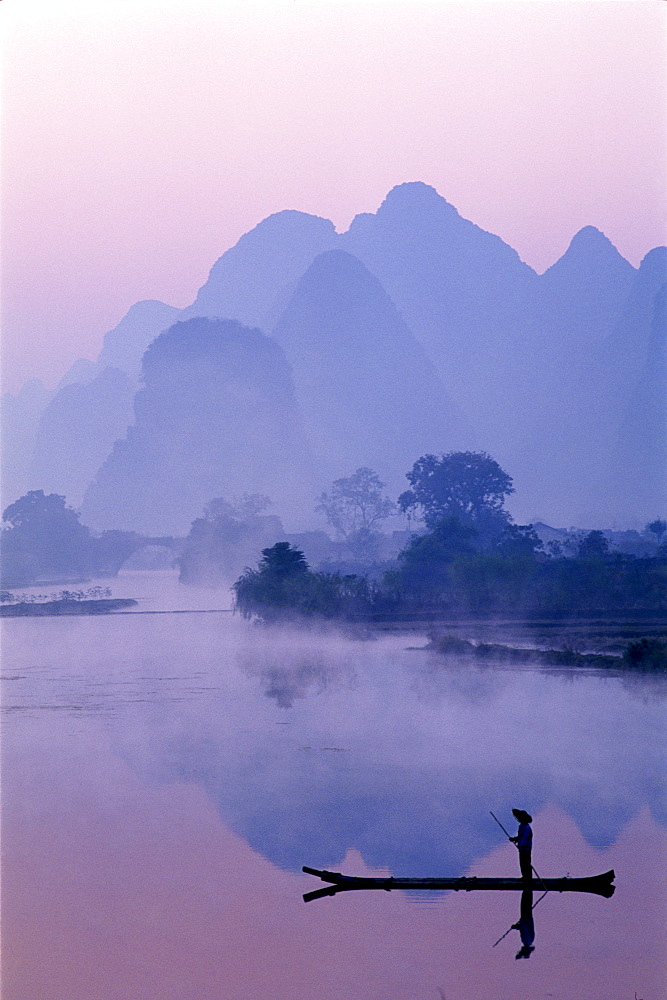 Typical scenery of limestone mountains and River Li at dawn, Guilin, Yangshou, Guangxi Province, China, Asia