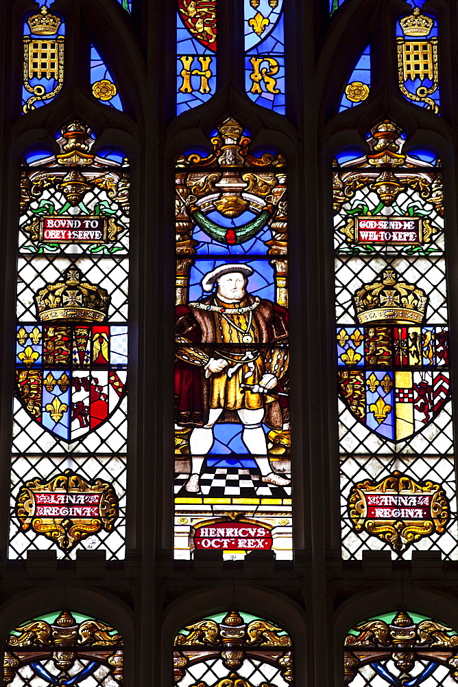 Stained glass window depicting King Henry VIII, The Great Hall, Hampton Court Palace, Greater London, England, United Kingdom, Europe