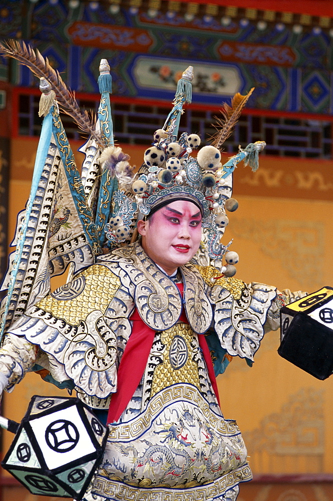 Actor performing in Chinese Opera (Beijing Opera), Beijing, China, Asia