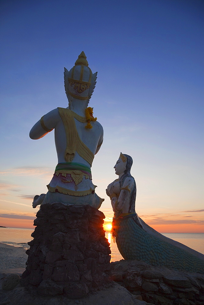 Flute player and mermaid statues, Saikaew Beach, Ko Samet, Thailand, Southeast Asia, Asia