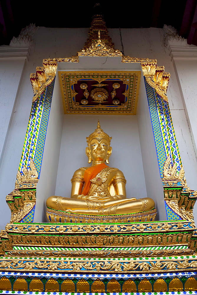 Buddha statue in Wat Na Phra Men, Ayutthaya Historical Park, Ayutthaya, Thailand, Southeast Asia, Asia